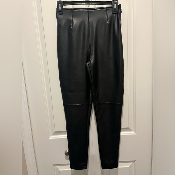 Abercrombie & Fitch Classic Vegan Leather Legging Black Sz S Short EUC - Picture 4 of 11